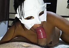 mamando pau encapado, he came in the condom, i swallowed