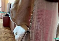 ホーニーなタイ美女がハードコアアクションで外国人の世界を揺らす