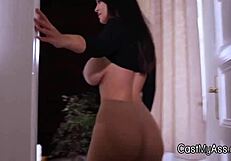 丰满 Jenn 深喉鸡巴