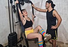Bisexual gym workout turns into bareback handjob with big cocks!