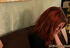 Cewek Lesbi Cantik Jilat dan Jari dalam Aksi Panas HD