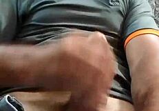 Check out this mature guy masturbating during a massage.