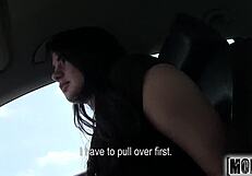 I seduce the stranded teen Anna with my tight pussy