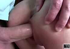 I seduce the stranded teen Anna with my tight pussy