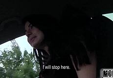 I seduce the stranded teen Anna with my tight pussy