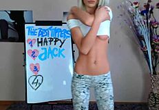 Girl Masturbates Solo on Webcam