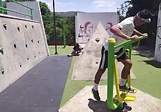 Mi Vecino Es Muy Amable Pero Yo Me Aprovecho Para Seducirlo Y Follarlo En Casa