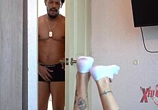 musculoso moreno dotado arrasa flaca pelirroja venezolana en cama