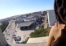 Sarada Nua Na Janela Do Hotel Em Frente Aeroporto