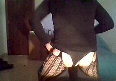 Shemale Shows Monstercock On Webcam.