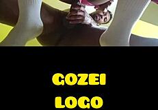 Dois jovens ficaram trocando olhares na academia em seguida neg�o foi pra casa da desconhecida fuder ela gozando dentro