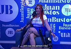 Andrea Pardo jouit fort 5 fois sur la machine à sexe au podcast.