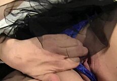 selena skye prepares for a handjob with deepthroat