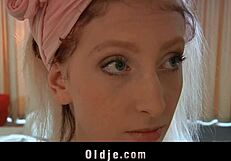 Horny hotel maid gets wild with oldman guest for tips