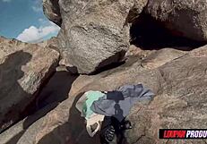 Fudendo a Buceta e Cu da Emme White na Praia