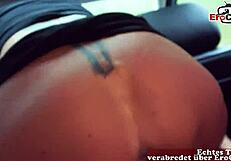 Reife Schwarzhaarige Deutsche Frau Beim Öffentliche Sextreffen Im Auto