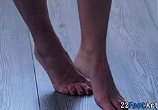 Beautiful blonde gets foot fetish fulfilled with facial