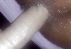 Sext žena peguje zlobivému manželovi těsný prdel velkým straponem anál