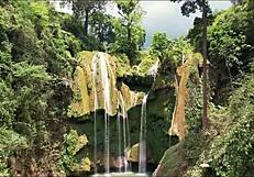 Did you see that young chick seduce her best friend with her wet pussy?