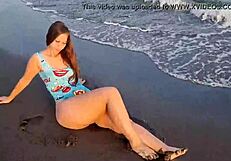 anaduro12 gets naughty at the beach