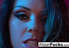 alison tyler posing nude in bed