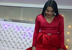 大屁股无毛人妖被射满浓精