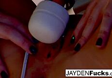 jayden jaymes fucks kelly surfer?