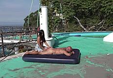 2 culos 2 palos en el dormitorio con face fucking