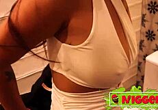 โซเฟีย เมเยอร์สใส่ปลั๊กในที่สาธารณะก่อนท้าทายก้น