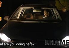 Shame4k ujame zrelo češko ženo z velikimi joški in tetovažami pri piercingu na klitorisu in jebanju