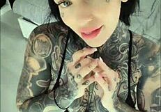 Does hot petite tattooed melody radford dance sexy?