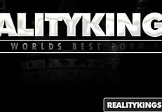 Milf liže pičku tokom joge