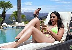 Stepdaddy fucks stepdaughter before concert