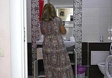 Mature stepmother in dress gets anal sex despite wide hips