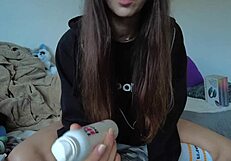 Разопаковане на играчки с палавата тийн 18+ звезда