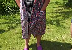 Țărănci gata să fie distruse în acțiune sălbatică amatoare. Nu ratați scenele crude cu babe dornice.