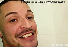 Mandi dan Ngisep Kontol Negro Besar dan Branquinho Memek Pink