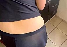 Уау! Търкане до свършване върху клина на латино камериерка в домашно видео