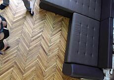 Behind the scenes, Mugur and Kitana Lure explain the action before the hardcore scene.