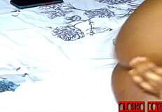 i'm massaging this babe's pussy until she squirts