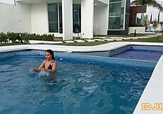 Mexican producer takes a day off for raw amateur action
