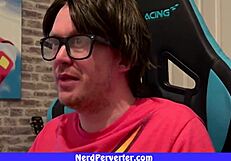 Geek with glasses enjoys blowjob from two girls in homemade threesome