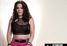 up close how women orgasm with kinky babe victoria voxxx solo masturbation