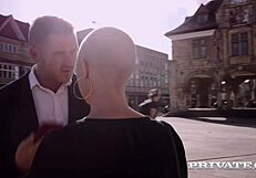 Gabi Gold mounts shopper