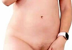 NERDY LATINA-JAPANESE TEASES BIG ASS DANCE