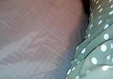 la desperto penetrandola con su gran verga