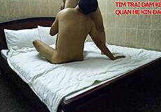 Vietnamese Amateur Goes Wild on First Steamy Date!