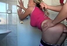 Married woman with extra weight gives a blowjob and facial