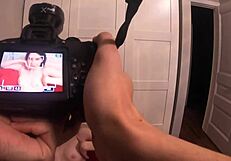 خلف الكواليس لتصوير عارية مع عارضات يتظاهرن بعنف