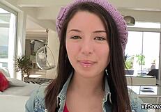 Apakah Daisy Summers Bisa Tangani Kontol Masif Ini?